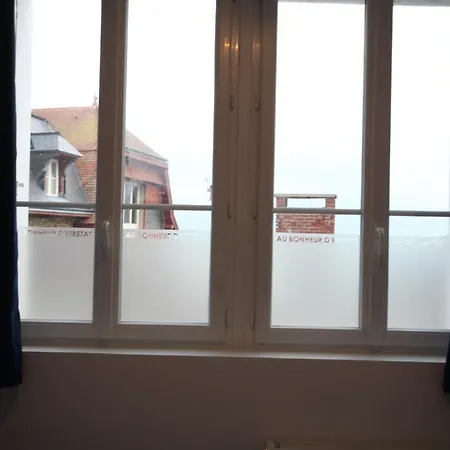 Au Bonheur D'etretat * 埃特勒塔